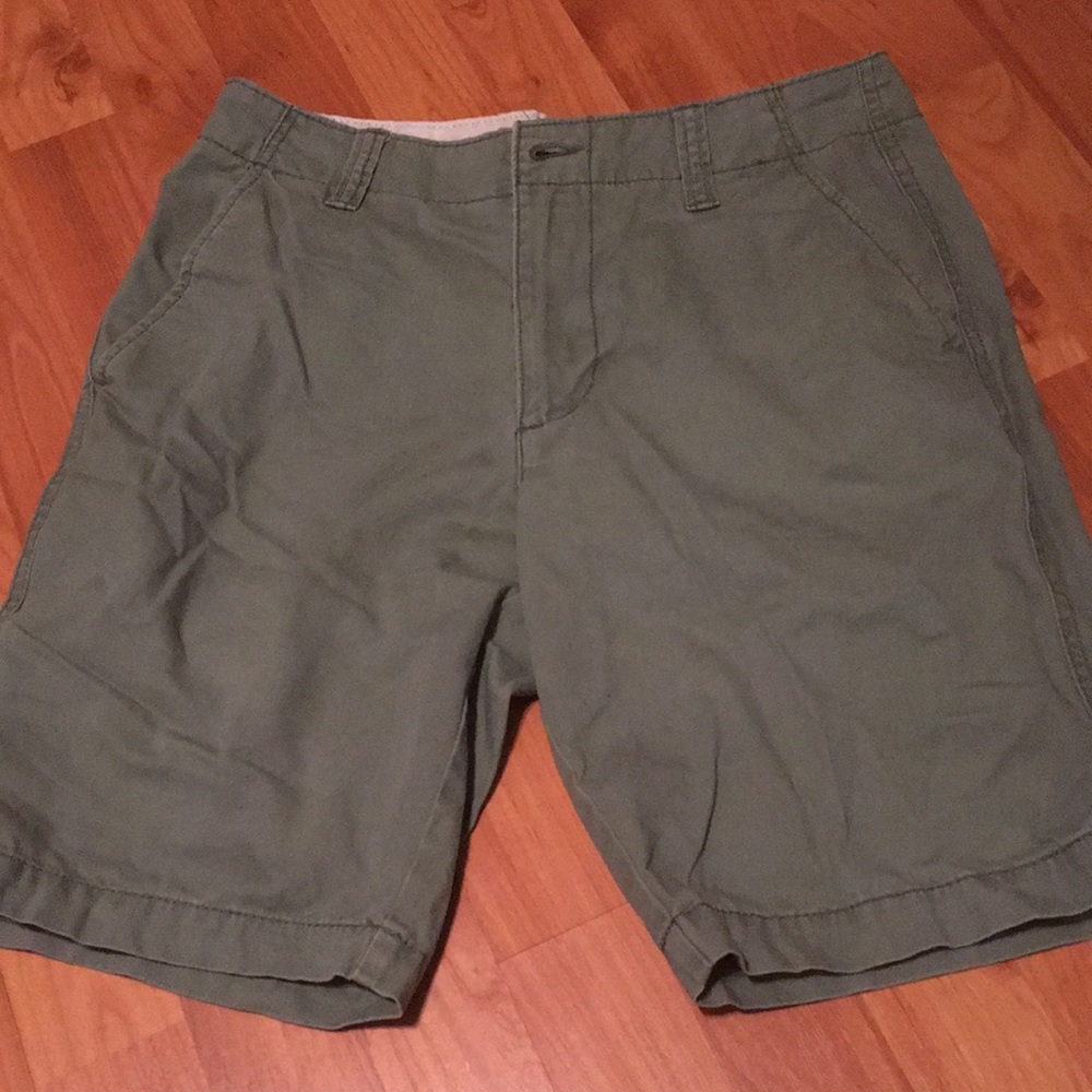 OLD NAVY MEN'S LIVED IN STRAIGHT KHAKI SHORTS 8.5” INSEAM OLIVE GREEN SIZE 29